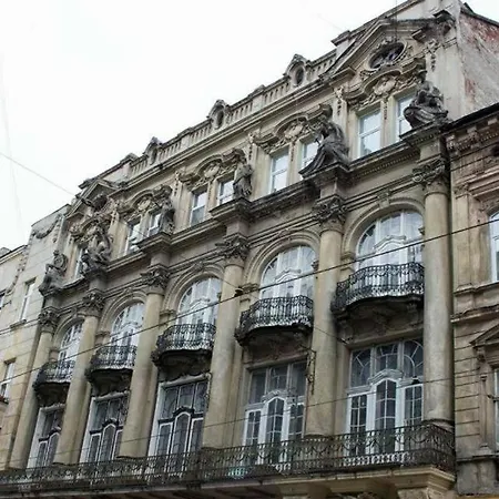 Petra Doroshenka19 Street * Lwów